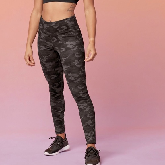 Fabletics camo leggings - Picture 4 of 5